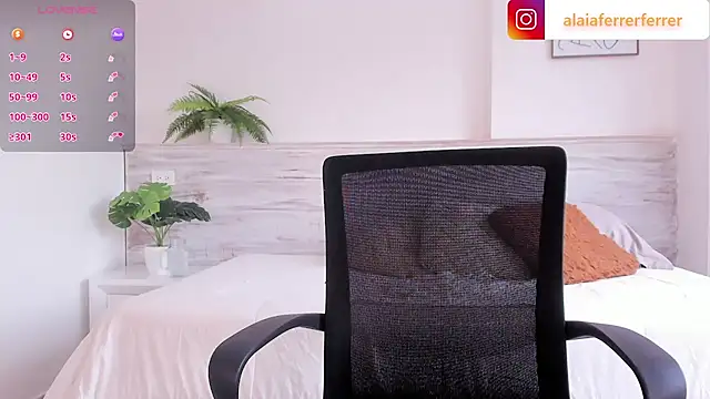 Alaia Ferrer  online show from 02.09.25