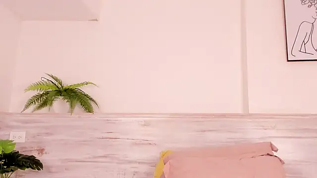 Alaia Ferrer  online show from 02.09.25