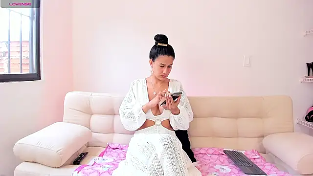 Alaia Ferrer  online show from 03.02.25