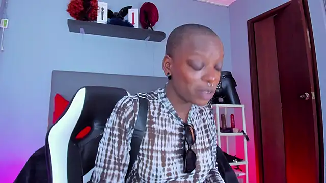 Coco Kiss online show from 11.24.25