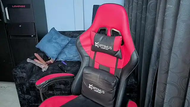 Snapshot of charlotee_lovee69 chatting on 11.11.25 charlotee lovee69 online show from 11.11.25