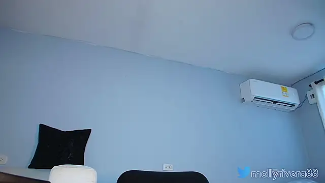 Snapshot of mollyrivera chatting on 09.22.25 mollyrivera online show from 09.22.25