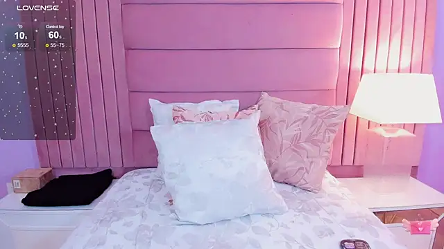 Snapshot of andrea_alvarz chatting on 01.06.25 andrea alvarz online show from 01.06.25