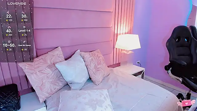 Snapshot of andrea_alvarz chatting on 03.03.25 andrea alvarz online show from 03.03.25