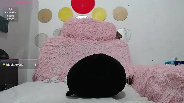 EVAHOTXX online show from 02.04.26