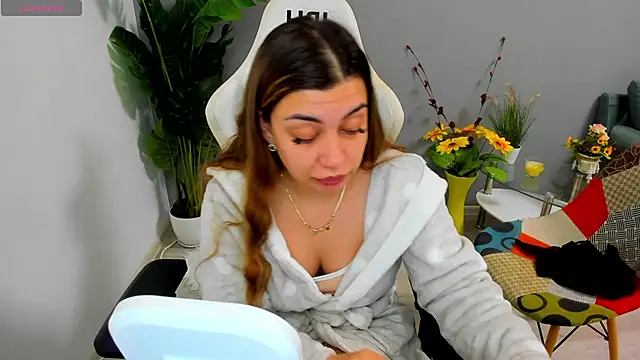 EveEvian online show from 04.30.26