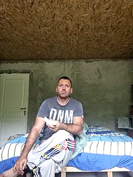 Snapshot of florin421 chatting on 05.12.26 florin421 online show from 05.12.26