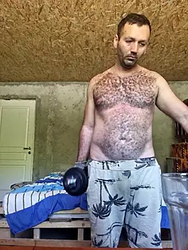 Snapshot of florin421 chatting on 05.31.26 florin421 online show from 05.31.26