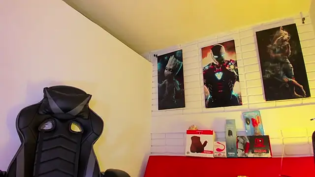 Alahia Rodriguez online show from 02.18.25