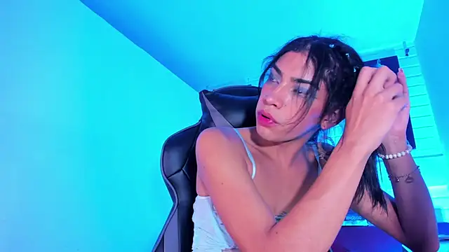 Alahia Rodriguez online show from 02.20.25