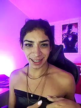 Alahia Rodriguez online show from 02.22.25