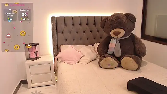 Nicols66 online show from 02.10.25