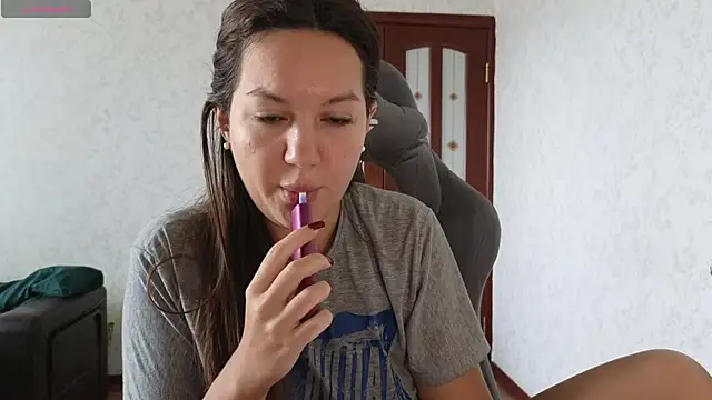 Nelly Fischer online show from 12.21.24