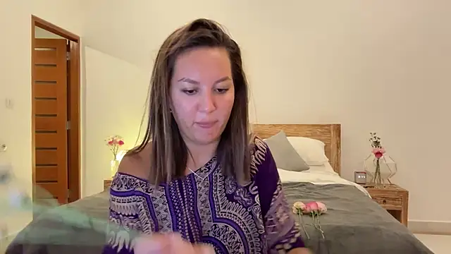 Nelly Fischer online show from 09.26.25