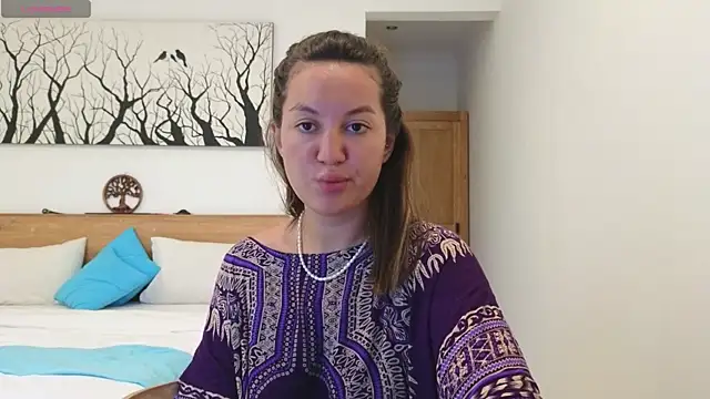 Nelly Fischer online show from 11.02.25