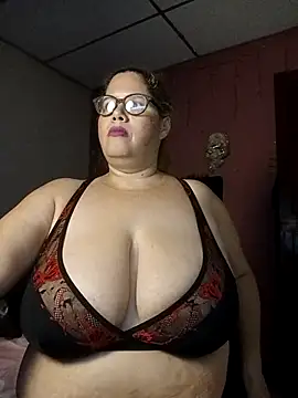 EllisW8 online show from 10.05.25