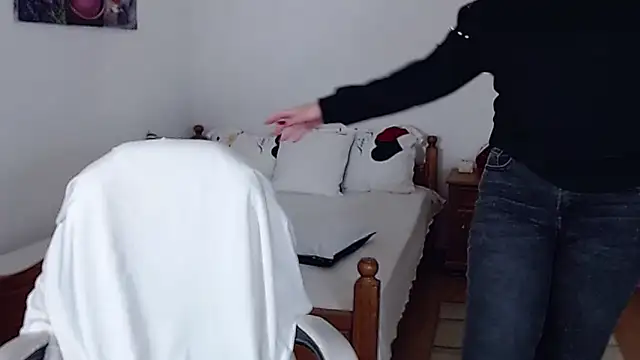 evamaria2024 online show from 03.20.25