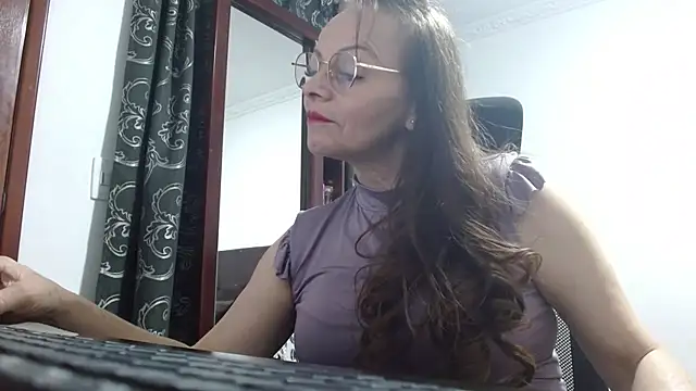 asleycavta online show from 10.22.25