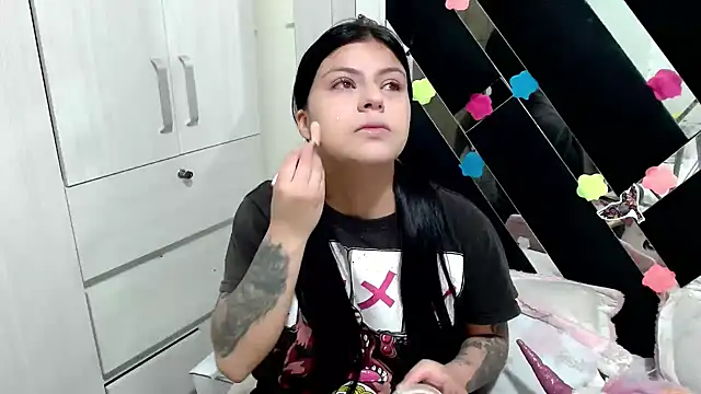 Snapshot of katery_wok11 chatting on 10.03.25 katery wok11 online show from 10.03.25