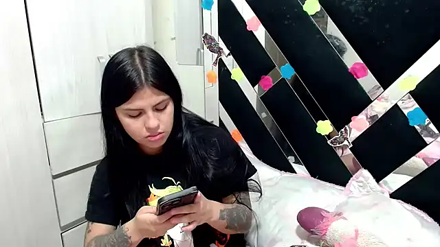 Snapshot of katery_wok11 chatting on 10.28.25 katery wok11 online show from 10.28.25