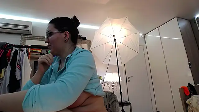 ILoveToFeelU online show from 02.28.25