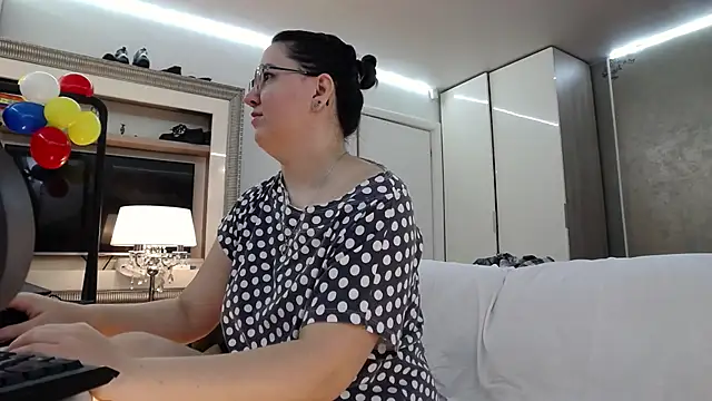 ILoveToFeelU online show from 04.29.26