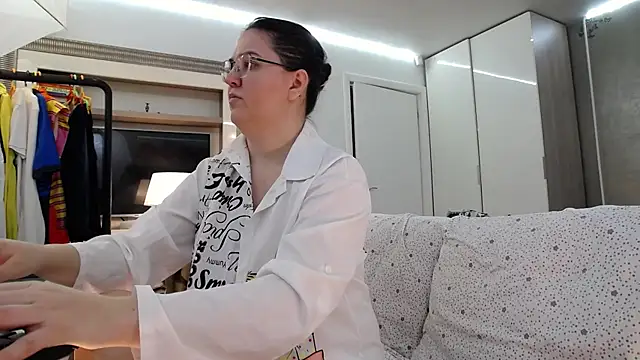 ILoveToFeelU online show from 07.04.26
