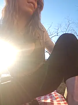 Mia Railey online show from 02.14.25