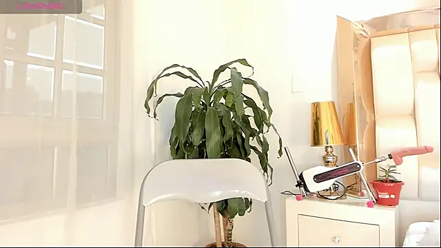 Snapshot of alana-then chatting on 02.08.25 alana-then online show from 02.08.25