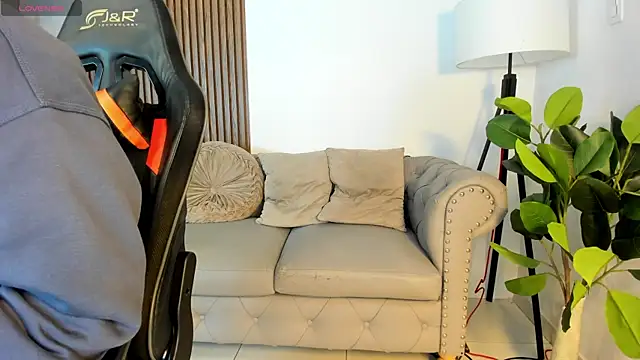 liam collins21 online show from 10.04.25