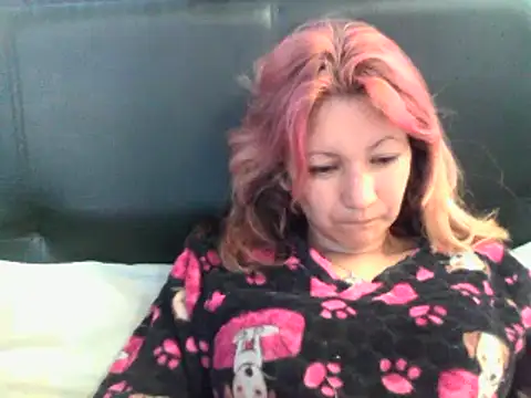 Snapshot of Paulita_x3 chatting on 12.11.24 Paulita x3 online show from 12.11.24