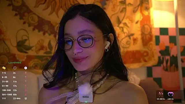 Snapshot of antonella_maitt1 chatting on 11.23.25 antonella maitt1 online show from 11.23.25