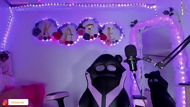 Snapshot of KATERAW chatting on 03.03.26 KATERAW online show from 03.03.26