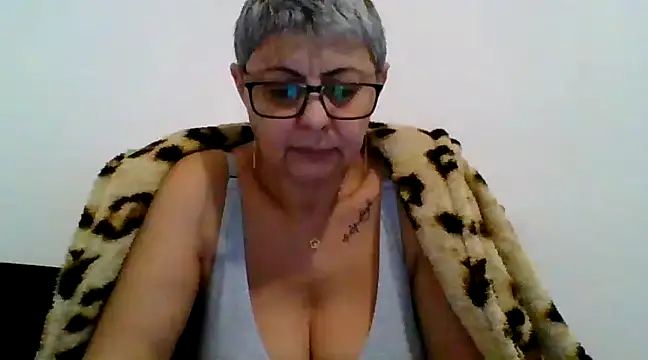 Snapshot of roseblak42 chatting on 03.01.25 roseblak42 online show from 03.01.25