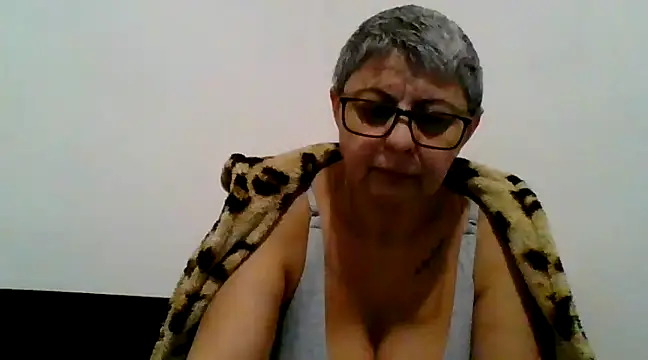 Snapshot of roseblak42 chatting on 03.01.25 roseblak42 online show from 03.01.25