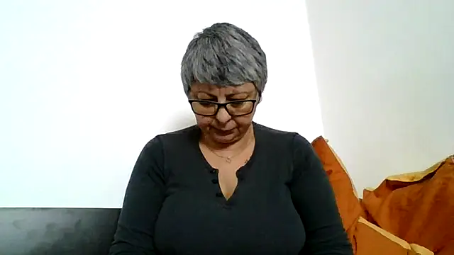 roseblak42 online show from 02.18.26