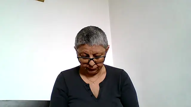 roseblak42 online show from 04.22.26