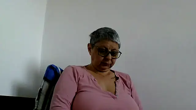 roseblak42 online show from 05.10.26