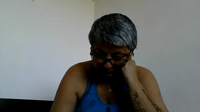 roseblak42 online show from 05.28.26