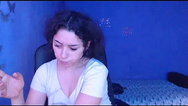 Snapshot of LovelyJulliette chatting on 01.23.25 LovelyJulliette online show from 01.23.25