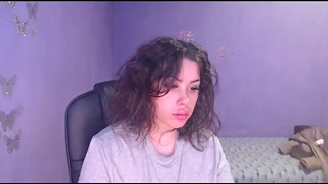 Snapshot of LovelyJulliette chatting on 02.13.25 LovelyJulliette online show from 02.13.25
