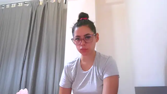 Snapshot of LovelyJulliette chatting on 10.18.25 LovelyJulliette online show from 10.18.25