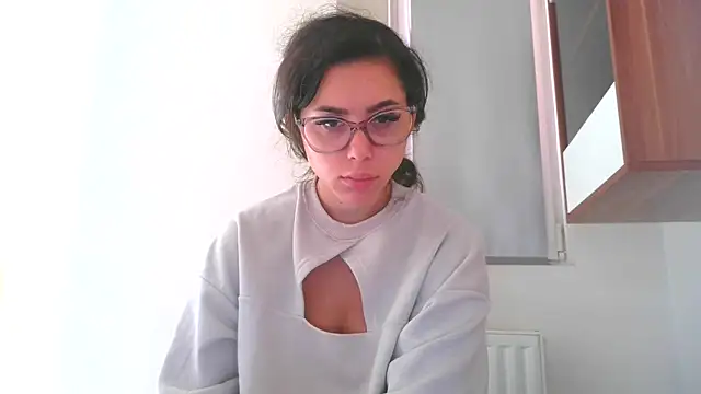 Snapshot of LovelyJulliette chatting on 10.19.25 LovelyJulliette online show from 10.19.25