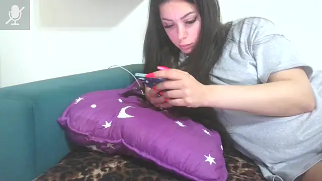 LovelyJulliette online show from 04.21.26