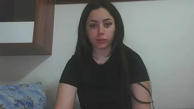 LovelyJulliette online show from 05.12.26