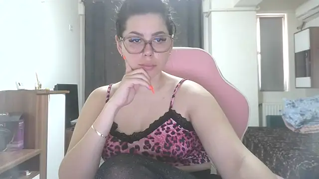 LovelyJulliette online show from 06.07.26