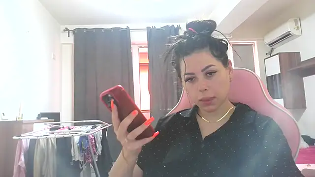 LovelyJulliette online show from 06.19.26