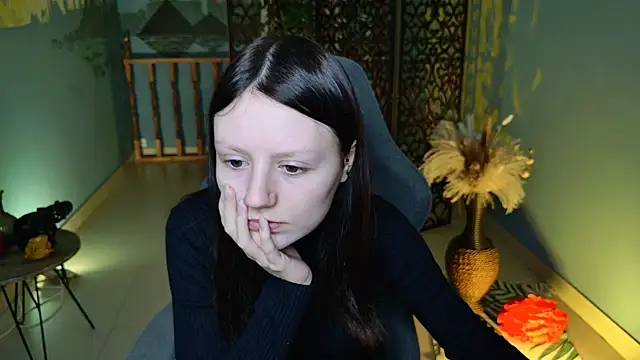 VeliraBraitberg online show from 12.21.24