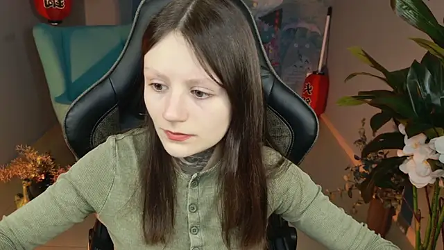 VeliraBraitberg online show from 01.25.25