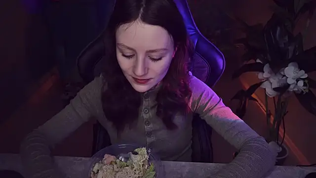 VeliraBraitberg online show from 02.07.25